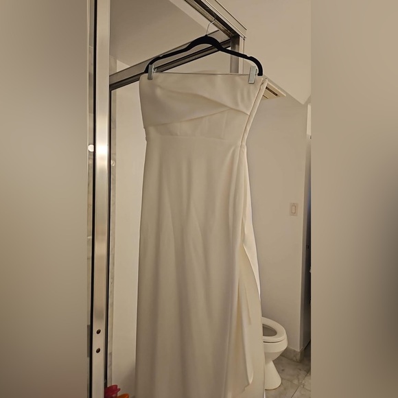 Solace London - The Kinsley Maxi Dress in Cream - Picture 6 of 9